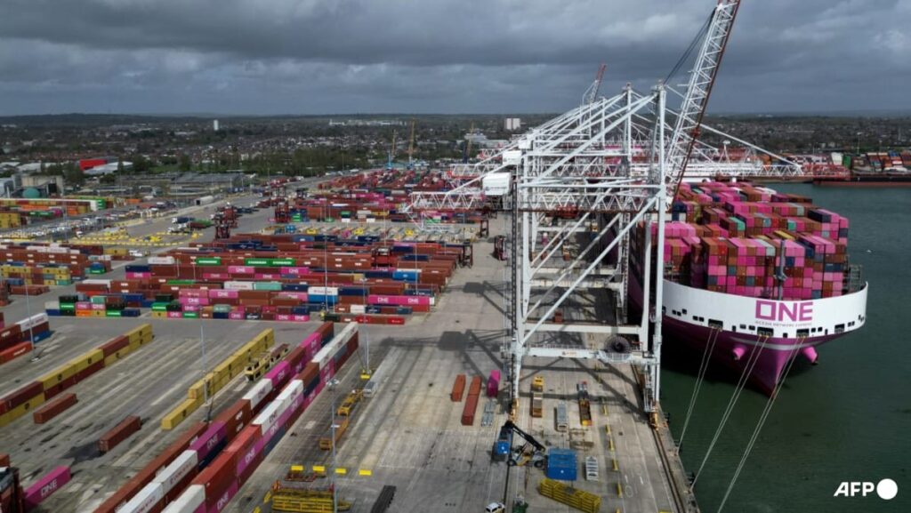 UK intends to remain open to Chinese investment while protecting national security: Trade minister