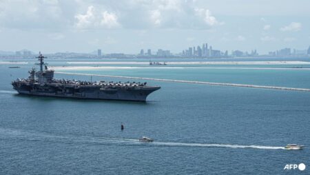 US aircraft carrier departs Thailand after port call