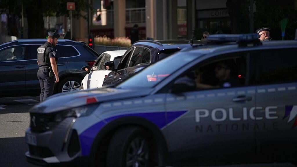 Carcassonne: Police officer probed over video of man thrown to ground