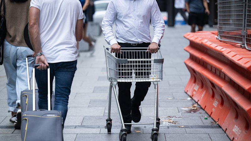 Perth councils want supermarkets to pay up for abandoned carts