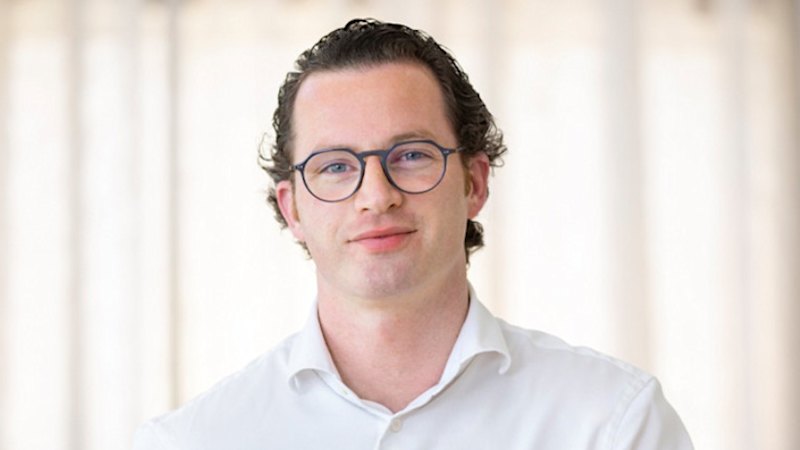 Bulimba real estate agent vows to fight to win back licence