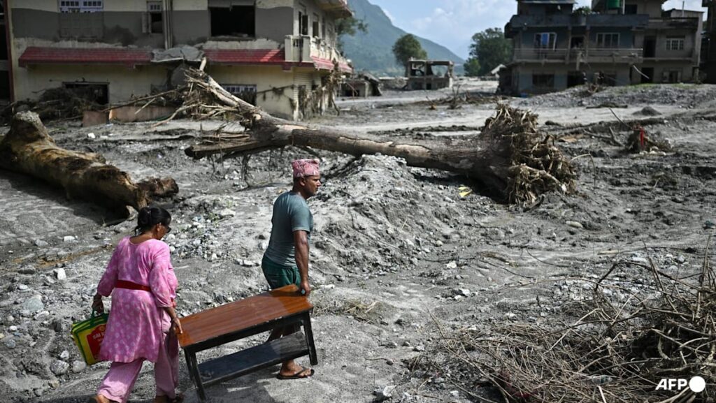 MFA reached out to nearly 100 Singaporeans, PRs in Nepal and Tibet after disaster: Vivian Balakrishnan