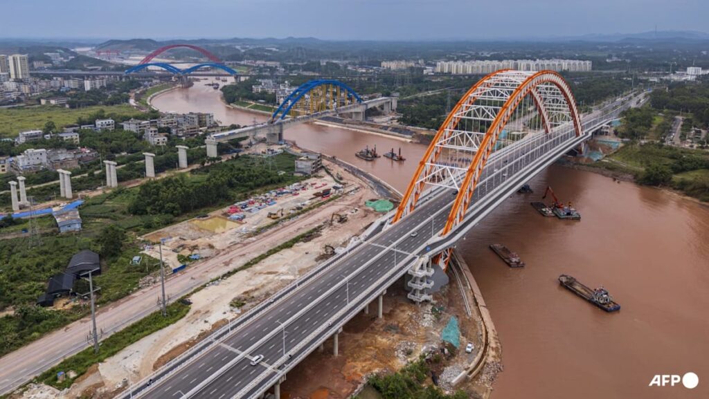 China opens major canal linking landlocked regions to sea