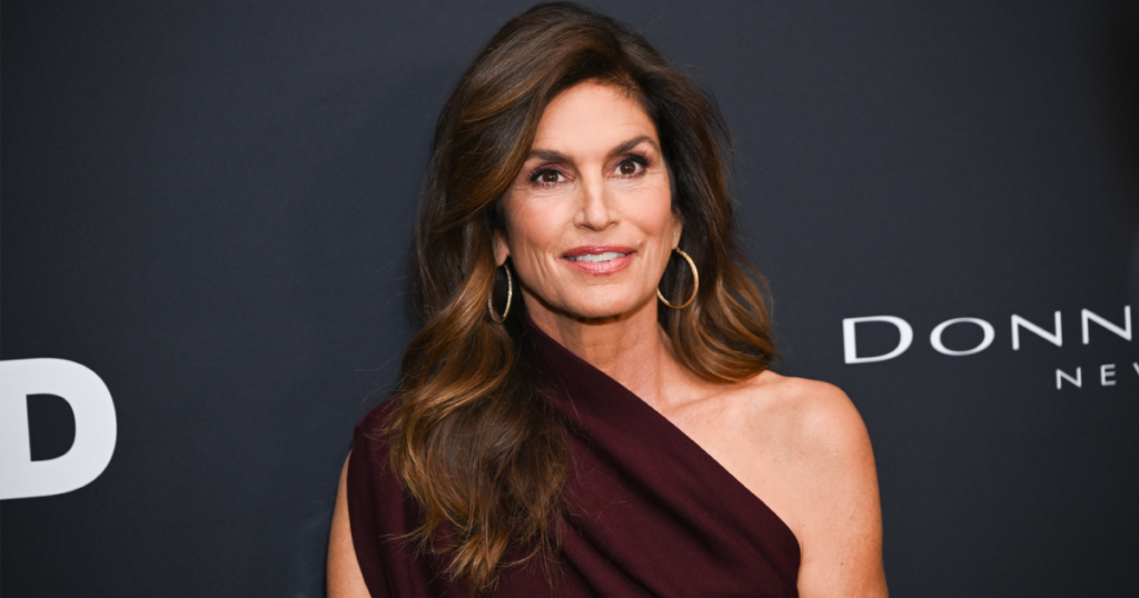 Cindy Crawford’s Big, Slouchy Tote Is Perfect for Work, Travel and Everything Between