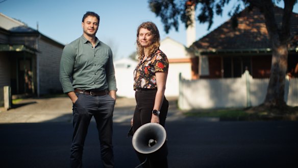 Dr Véronique Paris and fellow researcher Dr Andrew Buultjens helped lead a world-first trial to halt the spread of the flesh-eating Buruli ulcer.
