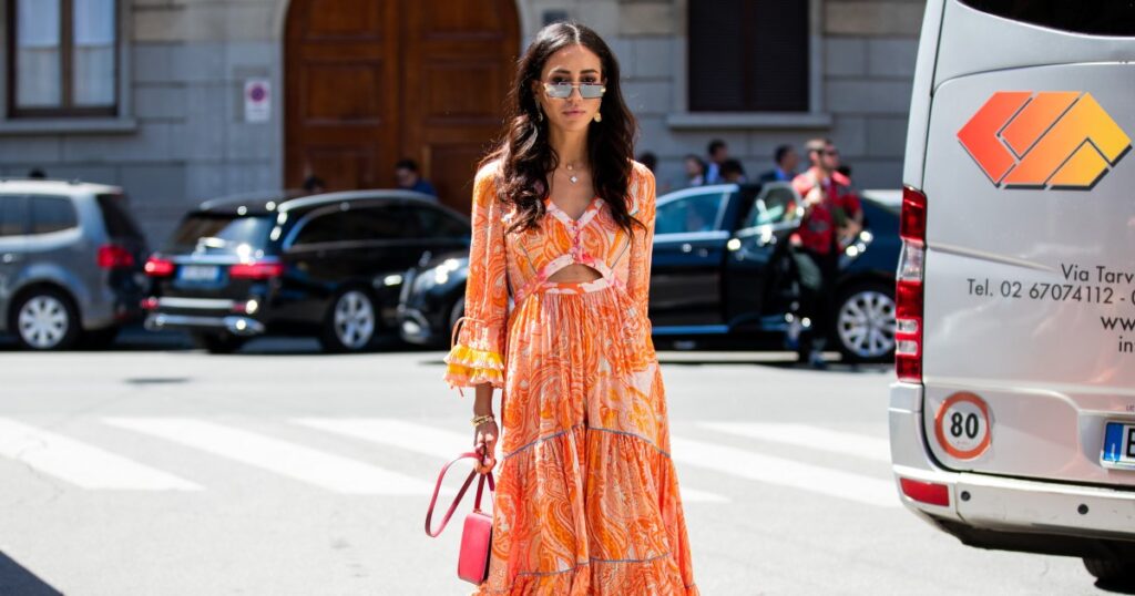 Bye, Neutrals! Fashion Girls Are Wearing These Colorful, Expensive-Looking Fall Dress Styles