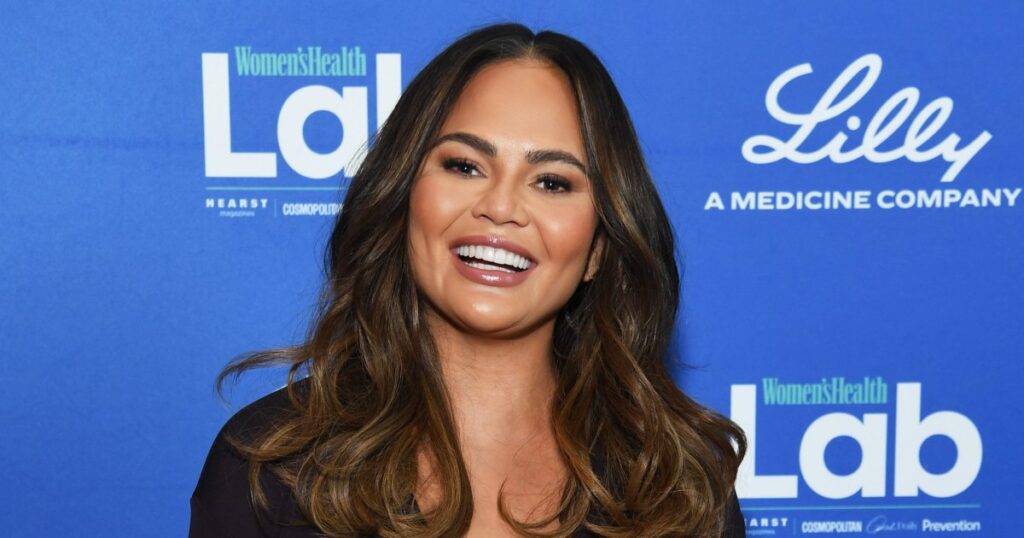 Love Chrissy Teigen’s $550 Cashmere Sweater? We Found the Cozy-Chic Look for Only $30