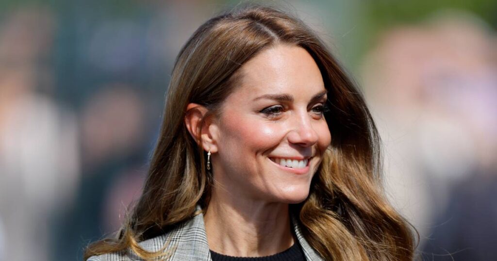 Kate Middleton Has Carried This Iconic French Tote Bag for 20+ Years — And This 2026 Version Is Just as Chic (Only $10!)