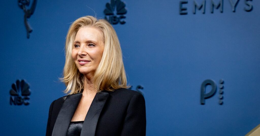 Mature-Skin Shoppers Swear Lisa Kudrow’s $28 Red Carpet Concealer ‘Doesn’t Crease’