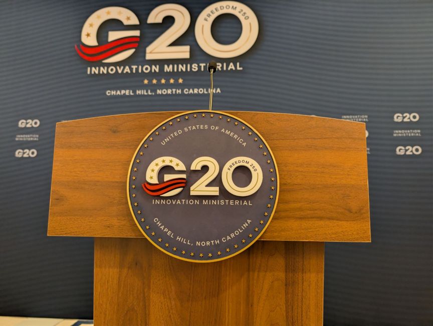 G20 logo on podium